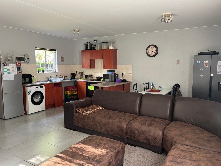 2 Bedroom Property for Sale in Greenstone Hill Gauteng