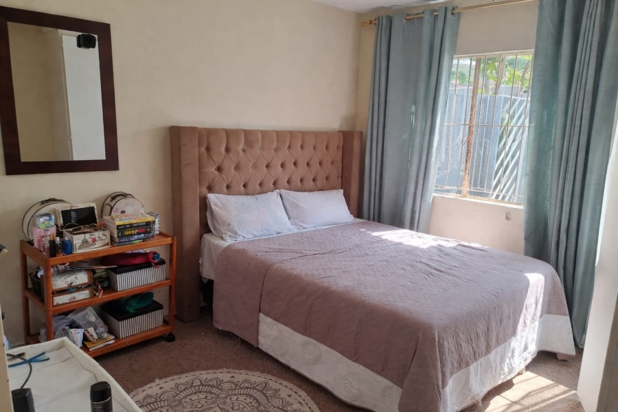 3 Bedroom Property for Sale in Linmeyer Gauteng