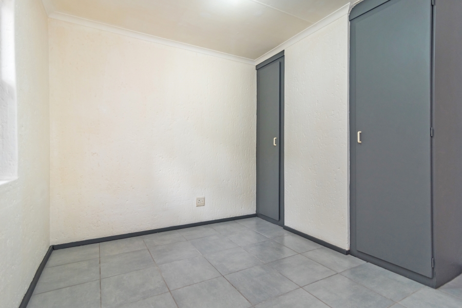 2 Bedroom Property for Sale in Allens Nek Gauteng