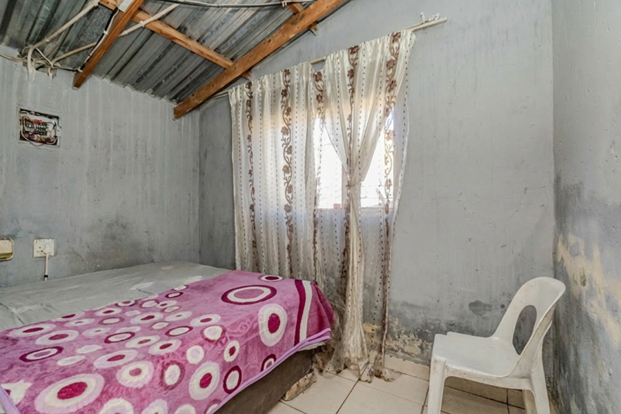 5 Bedroom Property for Sale in Tshepisong Gauteng
