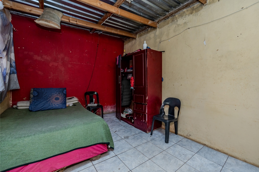 5 Bedroom Property for Sale in Tshepisong Gauteng
