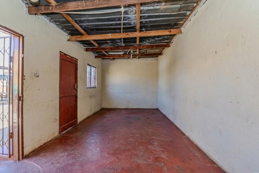 5 Bedroom Property for Sale in Tshepisong Gauteng