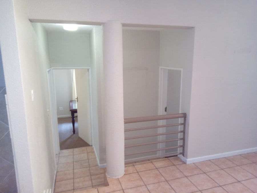 To Let 2 Bedroom Property for Rent in Douglasdale Gauteng