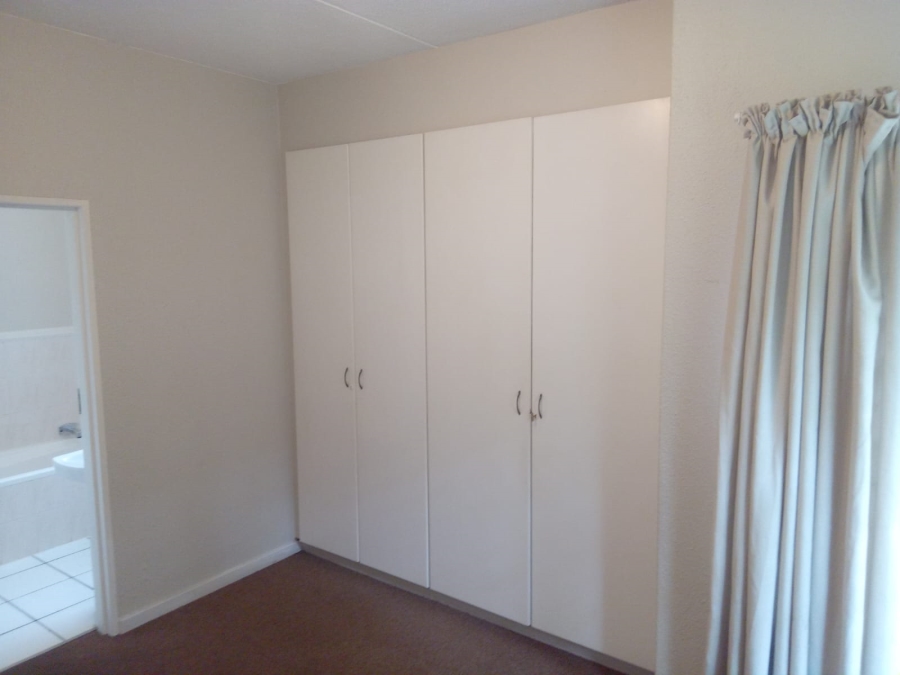 To Let 2 Bedroom Property for Rent in Douglasdale Gauteng