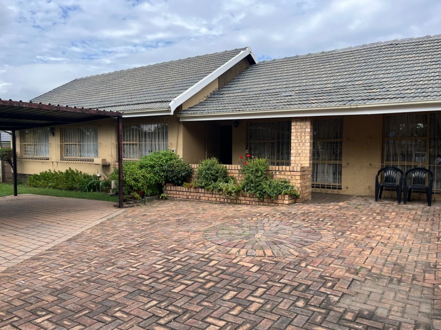 4 Bedroom Property for Sale in Illiondale Gauteng