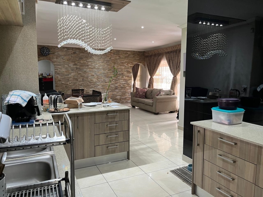 4 Bedroom Property for Sale in Illiondale Gauteng