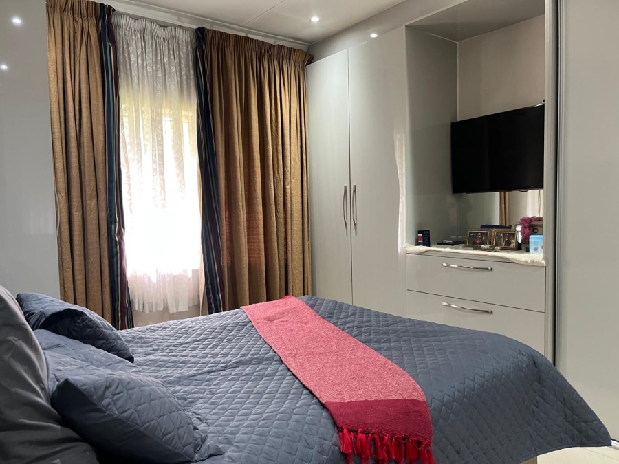 4 Bedroom Property for Sale in Illiondale Gauteng