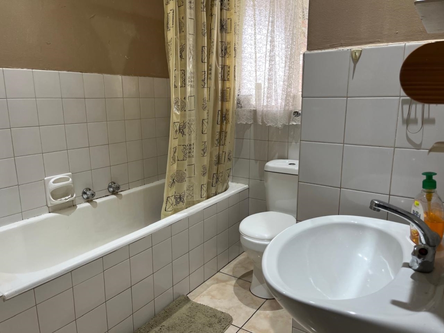4 Bedroom Property for Sale in Illiondale Gauteng