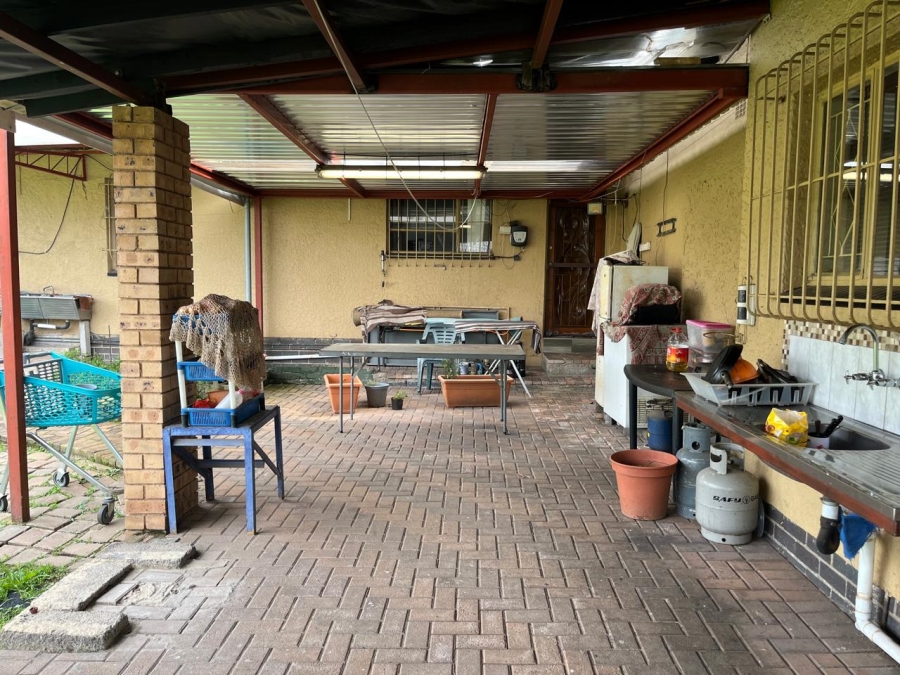 4 Bedroom Property for Sale in Illiondale Gauteng