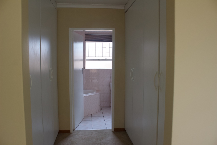 2 Bedroom Property for Sale in Glen Marais Gauteng