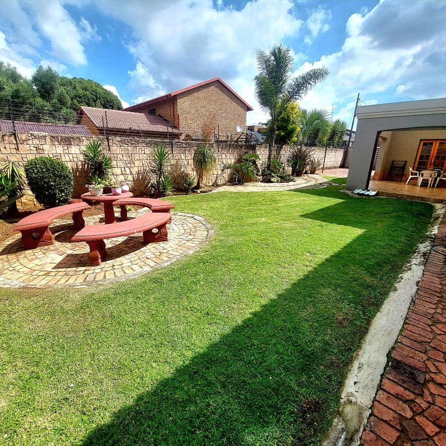 4 Bedroom Property for Sale in Dewalt Hattingh Park Gauteng