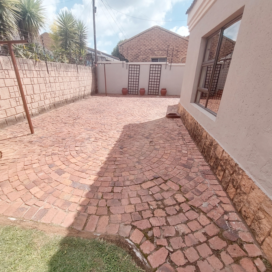 4 Bedroom Property for Sale in Dewalt Hattingh Park Gauteng