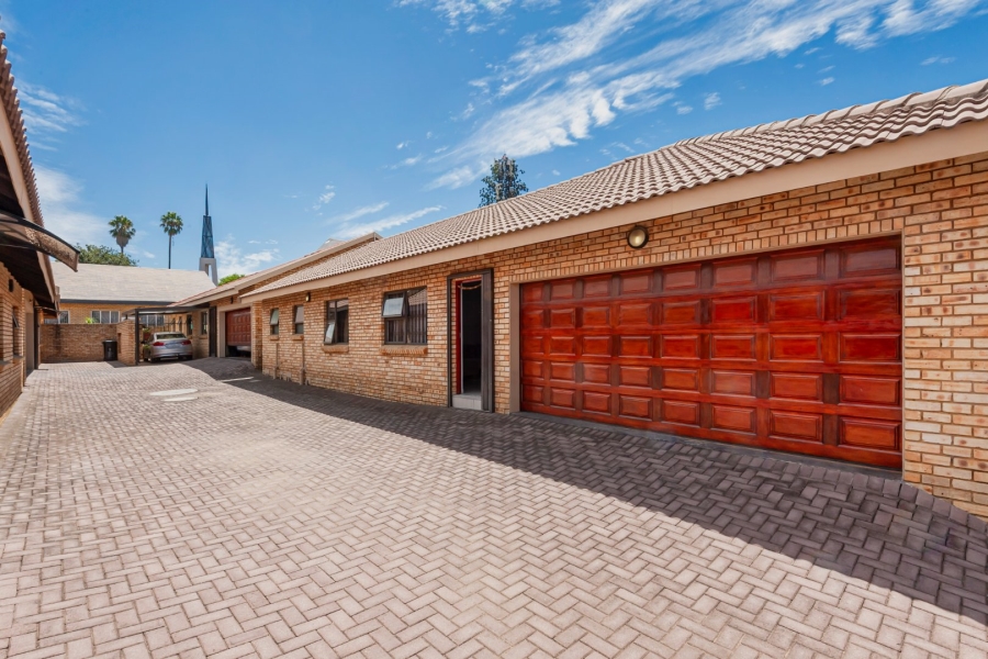 3 Bedroom Property for Sale in New Redruth Gauteng