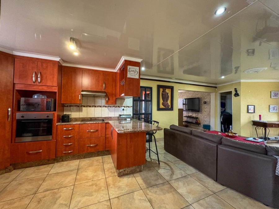 3 Bedroom Property for Sale in Sonneveld Gauteng