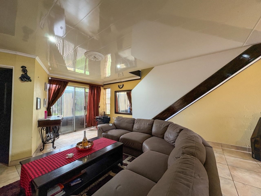 3 Bedroom Property for Sale in Sonneveld Gauteng