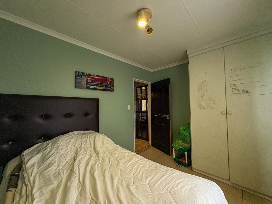 3 Bedroom Property for Sale in Sonneveld Gauteng