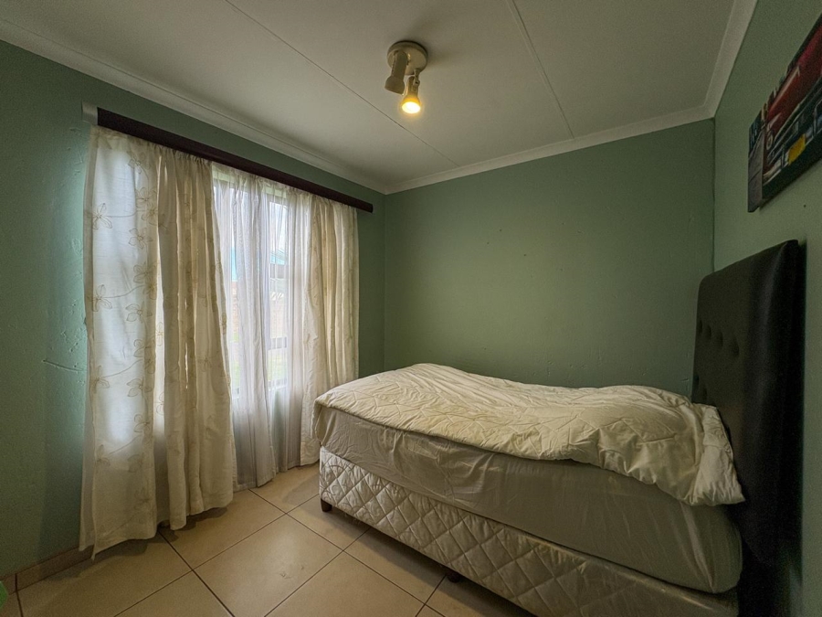 3 Bedroom Property for Sale in Sonneveld Gauteng