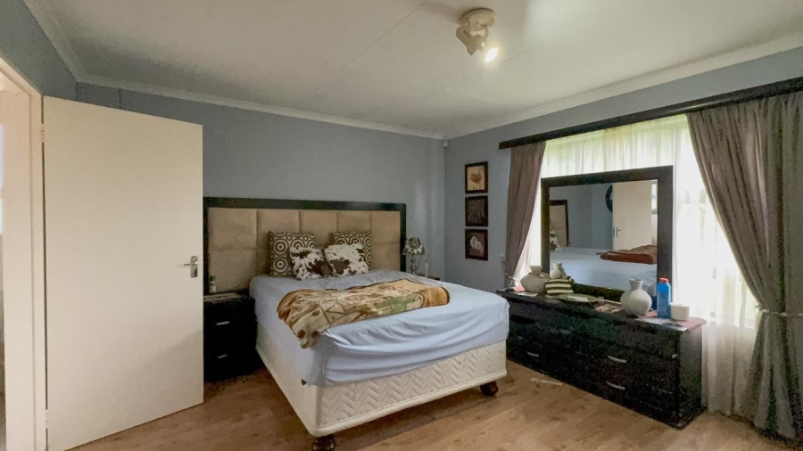 3 Bedroom Property for Sale in Sonneveld Gauteng