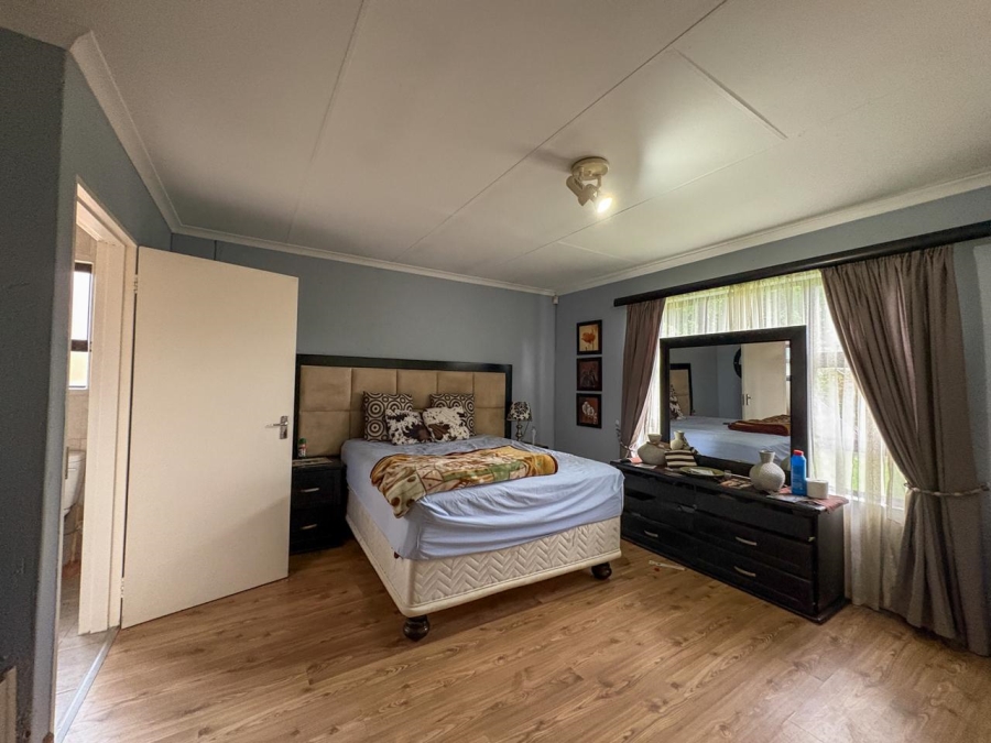 3 Bedroom Property for Sale in Sonneveld Gauteng