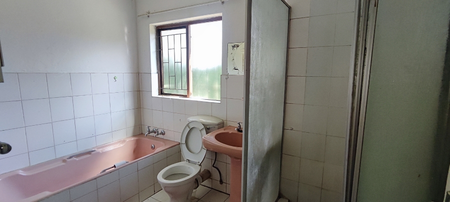 To Let 2 Bedroom Property for Rent in Austinview Gauteng