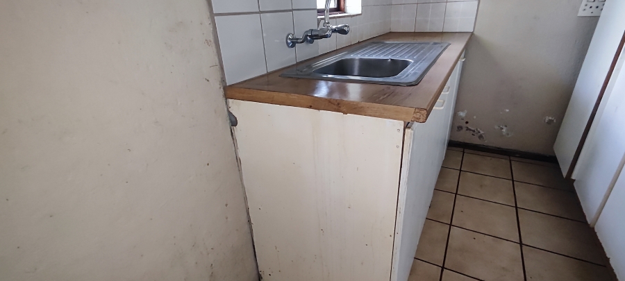 To Let 2 Bedroom Property for Rent in Austinview Gauteng