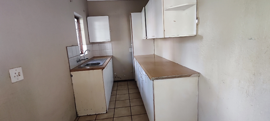 To Let 2 Bedroom Property for Rent in Austinview Gauteng
