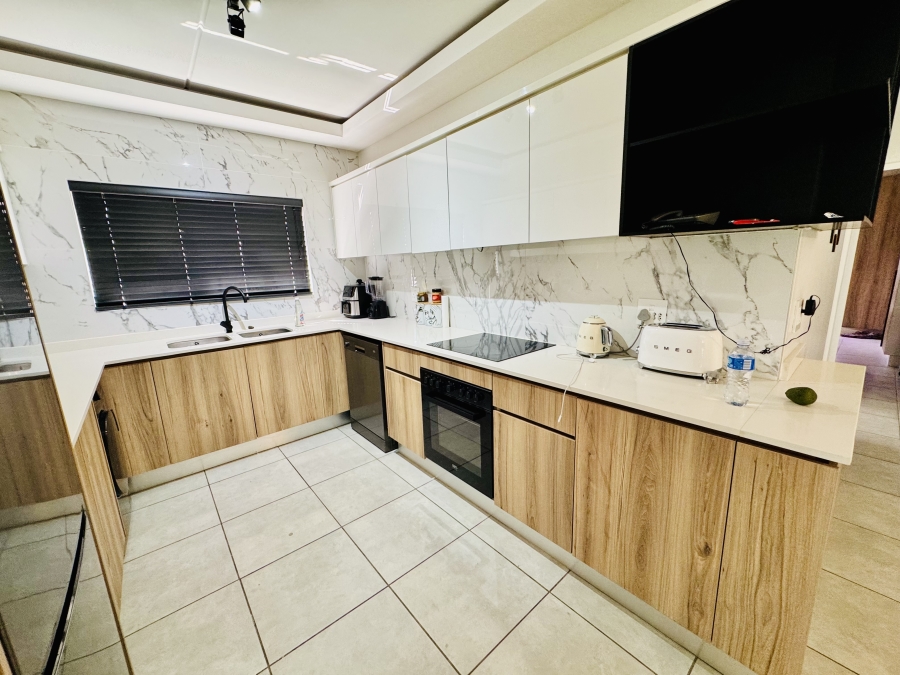3 Bedroom Property for Sale in Waterfall Gauteng