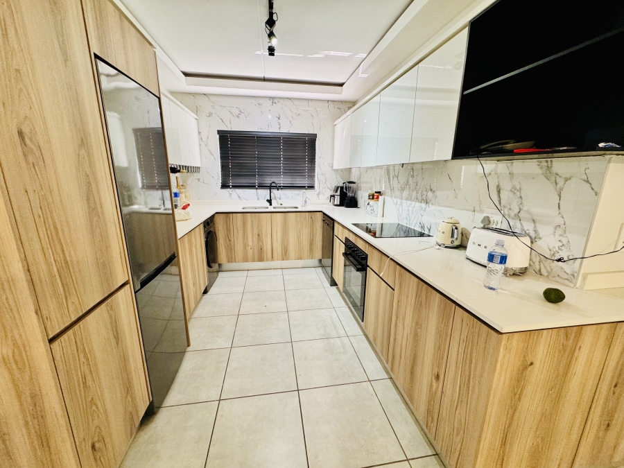 3 Bedroom Property for Sale in Waterfall Gauteng