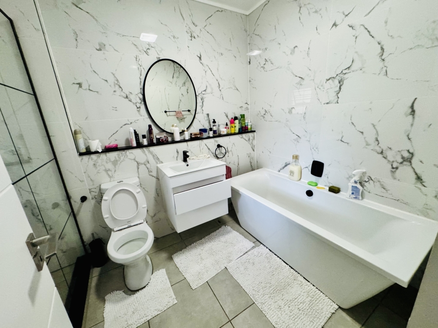 3 Bedroom Property for Sale in Waterfall Gauteng