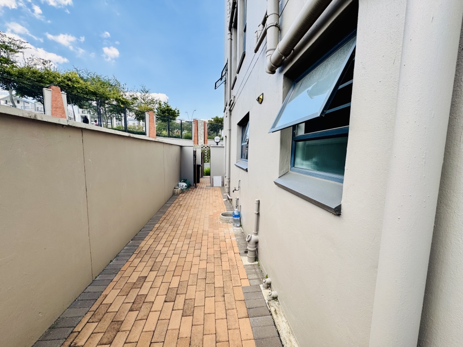 3 Bedroom Property for Sale in Waterfall Gauteng