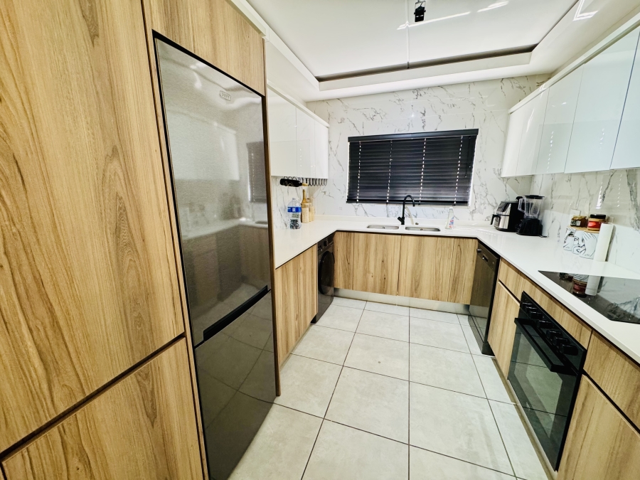 3 Bedroom Property for Sale in Waterfall Gauteng