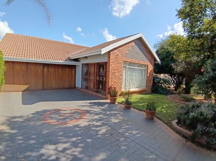 4 Bedroom Property for Sale in Sunair Park Gauteng