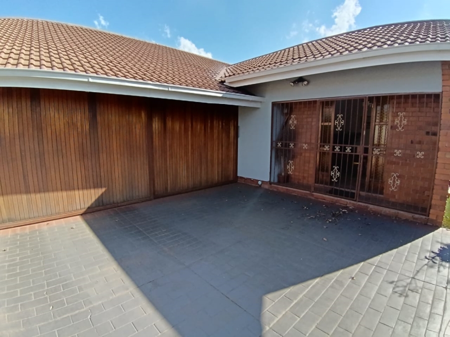 4 Bedroom Property for Sale in Sunair Park Gauteng