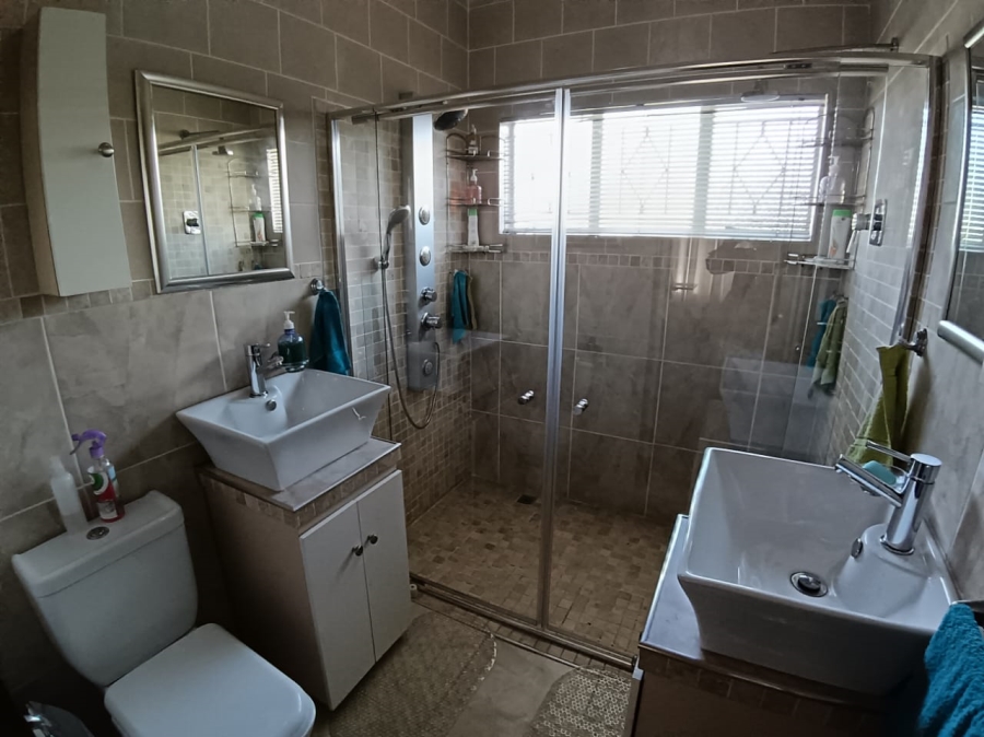 4 Bedroom Property for Sale in Sunair Park Gauteng