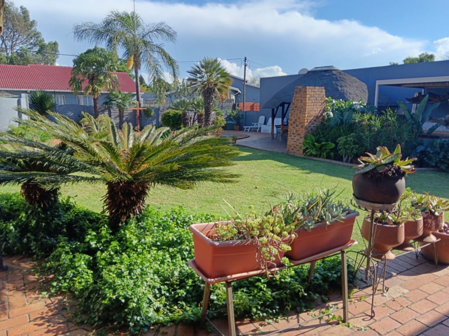 4 Bedroom Property for Sale in Sunair Park Gauteng