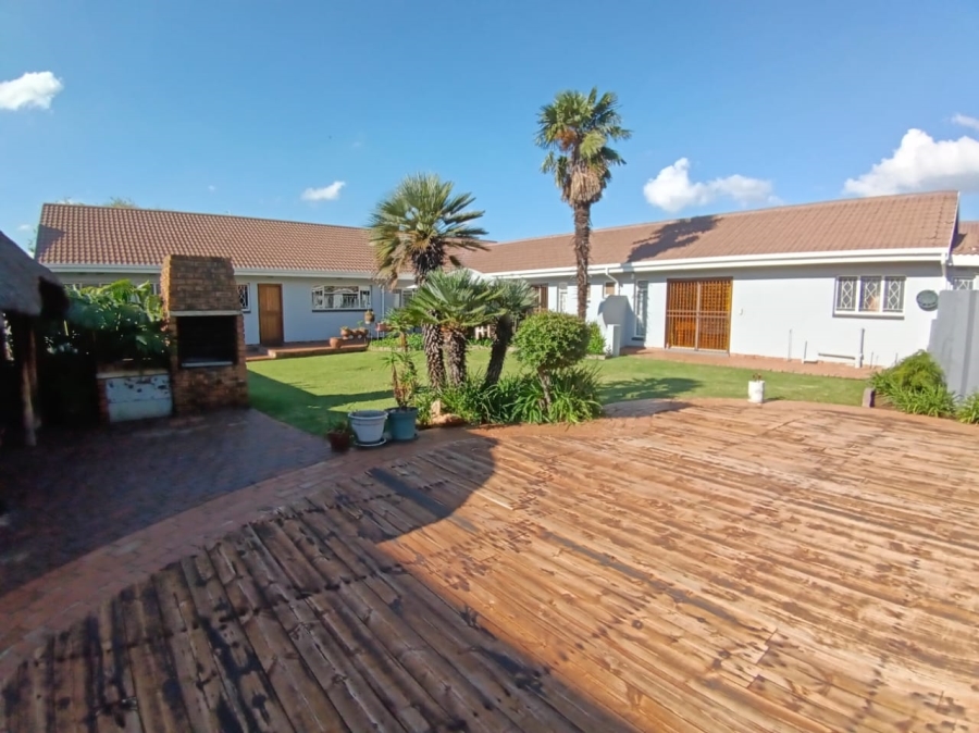 4 Bedroom Property for Sale in Sunair Park Gauteng