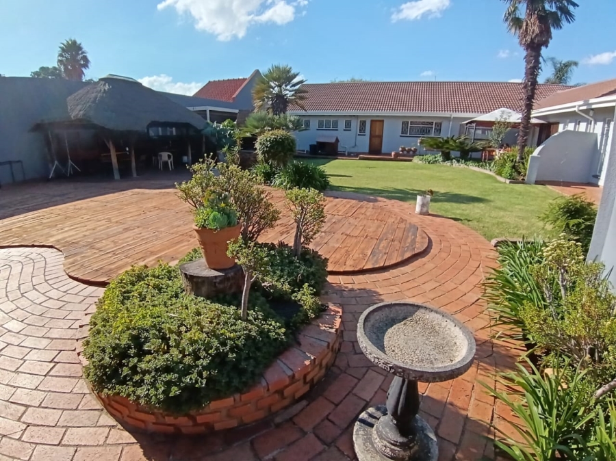 4 Bedroom Property for Sale in Sunair Park Gauteng
