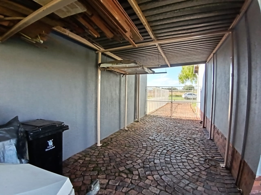 4 Bedroom Property for Sale in Sunair Park Gauteng