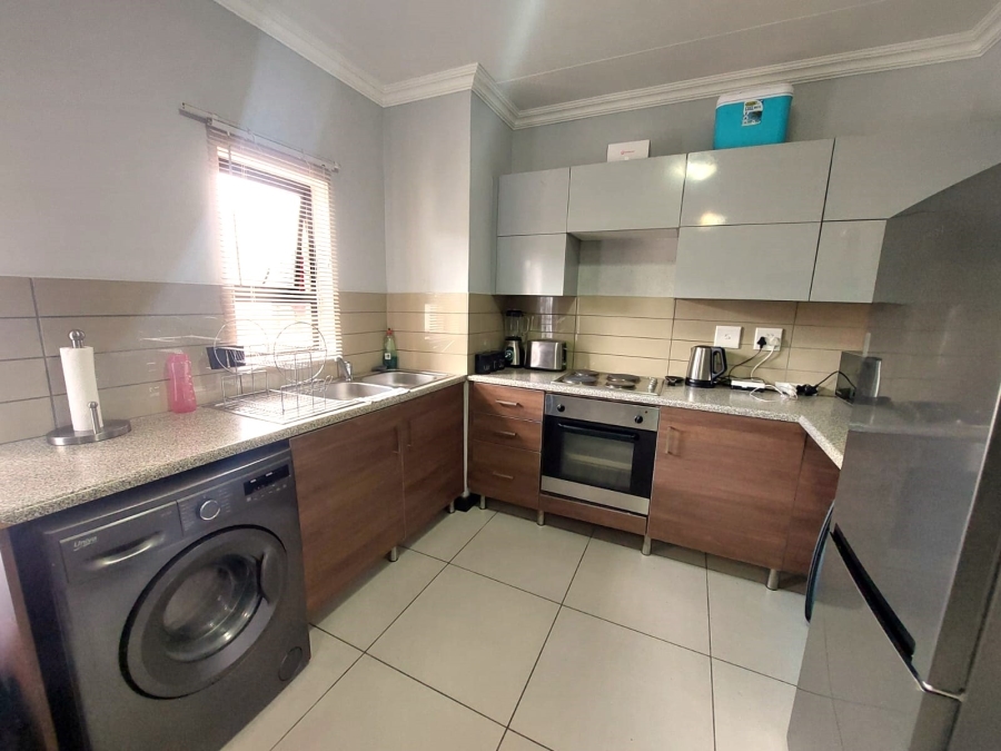 1 Bedroom Property for Sale in Rooihuiskraal North Gauteng