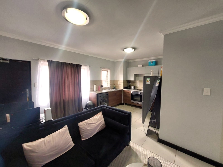 1 Bedroom Property for Sale in Rooihuiskraal North Gauteng