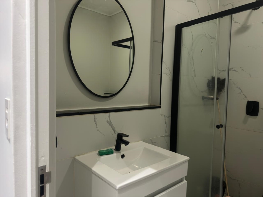 2 Bedroom Property for Sale in Waterfall Gauteng