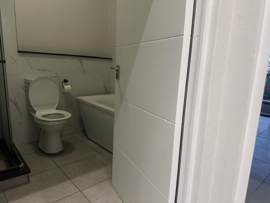 2 Bedroom Property for Sale in Waterfall Gauteng