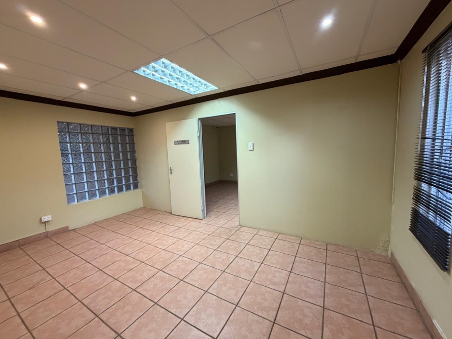 To Let Commercial Property for Rent in Wierda Park Gauteng