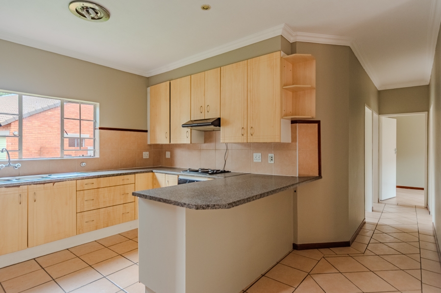 3 Bedroom Property for Sale in Die Hoewes Gauteng