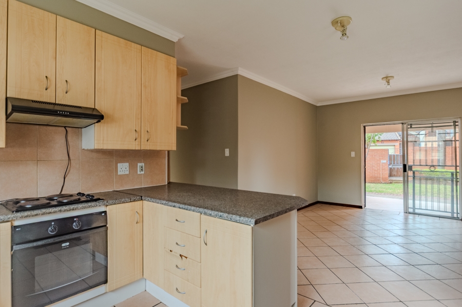 3 Bedroom Property for Sale in Die Hoewes Gauteng