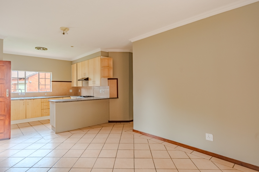 3 Bedroom Property for Sale in Die Hoewes Gauteng