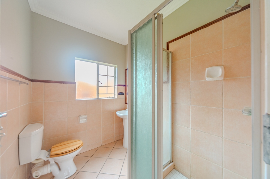 3 Bedroom Property for Sale in Die Hoewes Gauteng