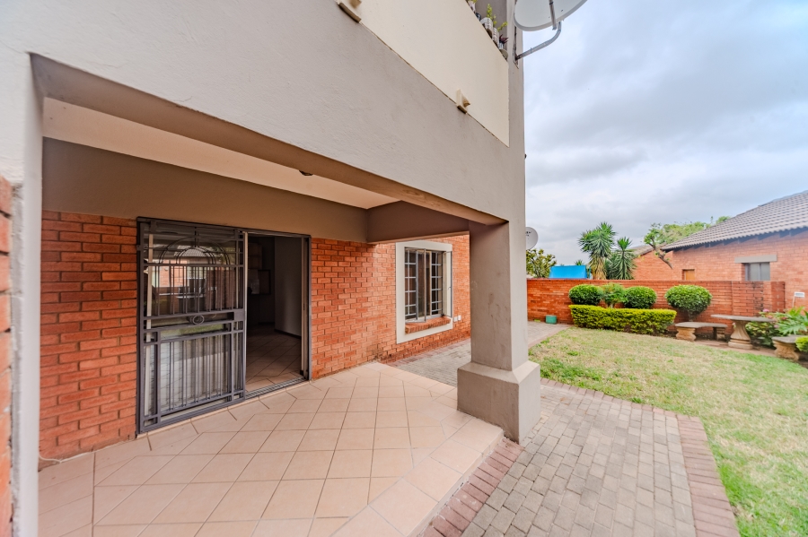 3 Bedroom Property for Sale in Die Hoewes Gauteng