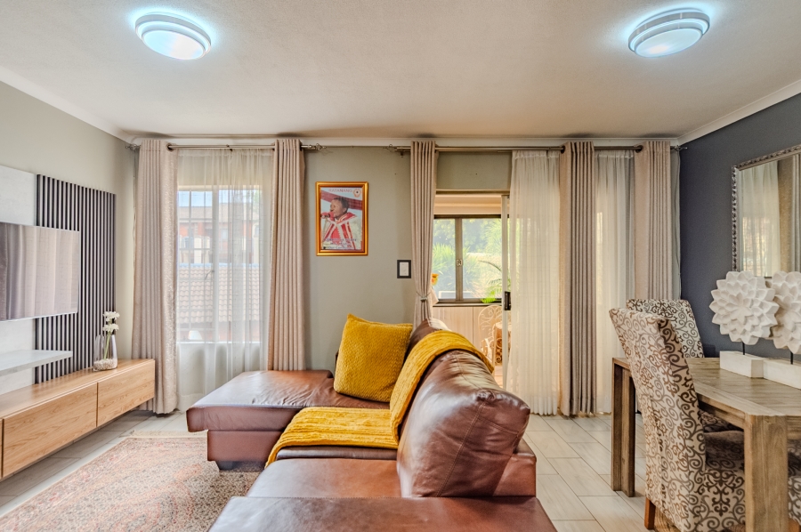 2 Bedroom Property for Sale in Die Hoewes Gauteng