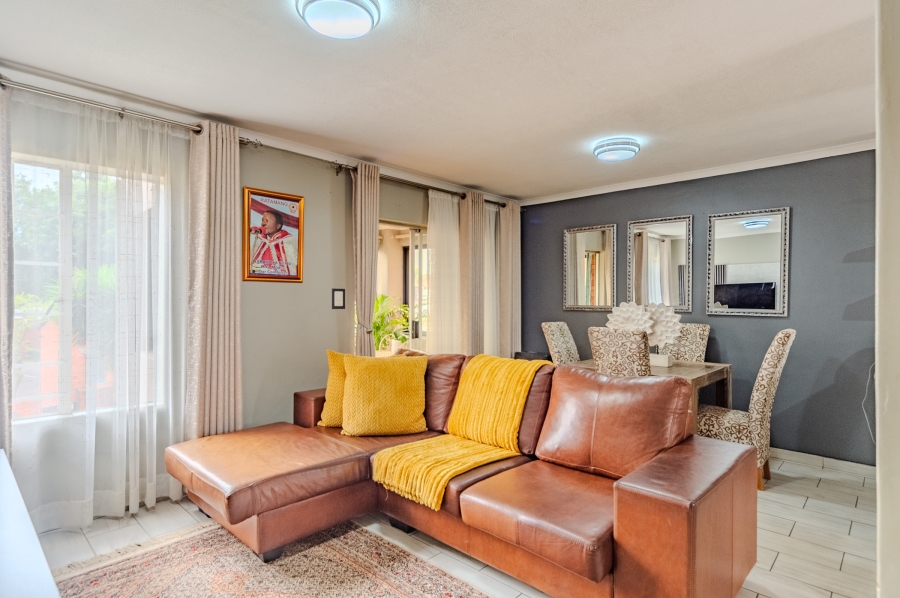 2 Bedroom Property for Sale in Die Hoewes Gauteng